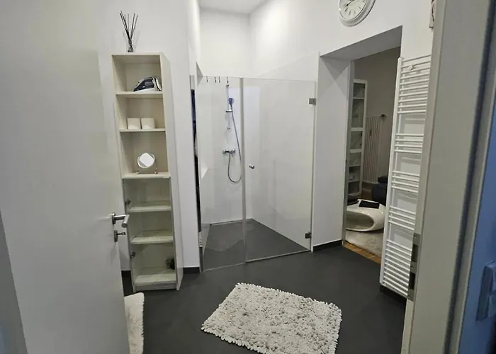 La Petite Blanche 3*