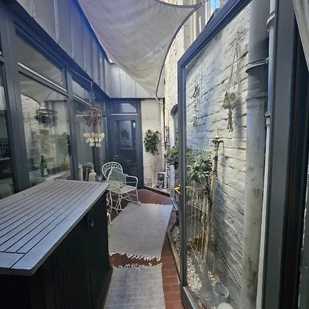 La Petite Blanche